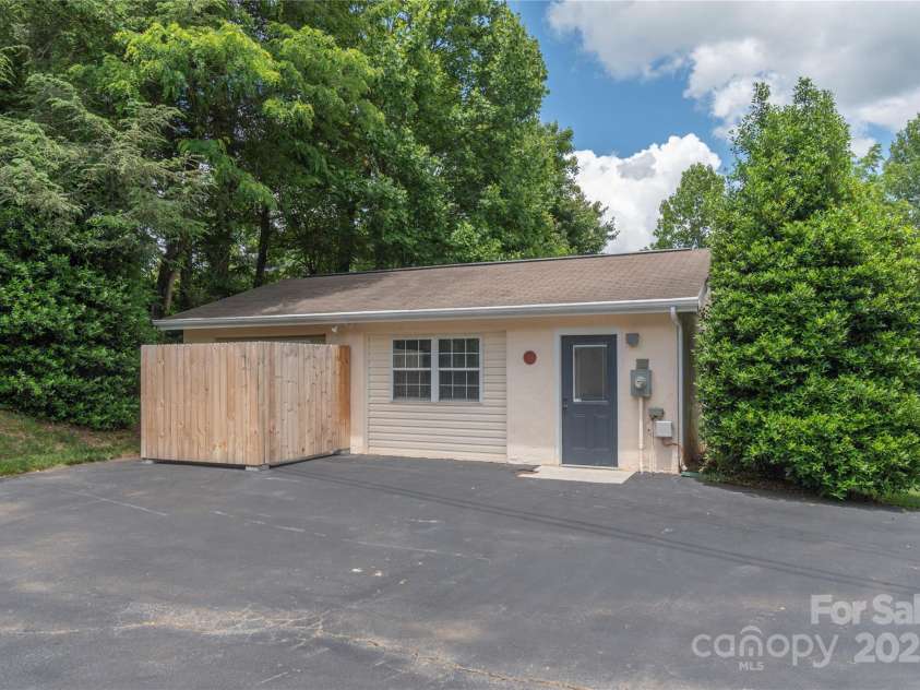 22 Park Terrace Drive, Clyde, NC 28721.  MLS# CAR4076320, YatesRealty ID 9734. 