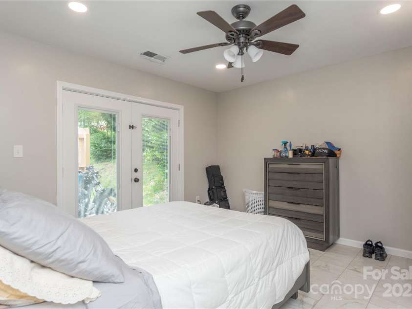 22 Park Terrace Drive, Clyde, NC 28721.  MLS# CAR4076320, YatesRealty ID 9734. 