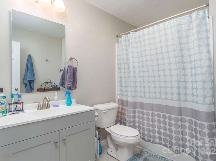 22 Park Terrace Drive, Clyde, NC 28721.  MLS# CAR4076320, YatesRealty ID 9734. 