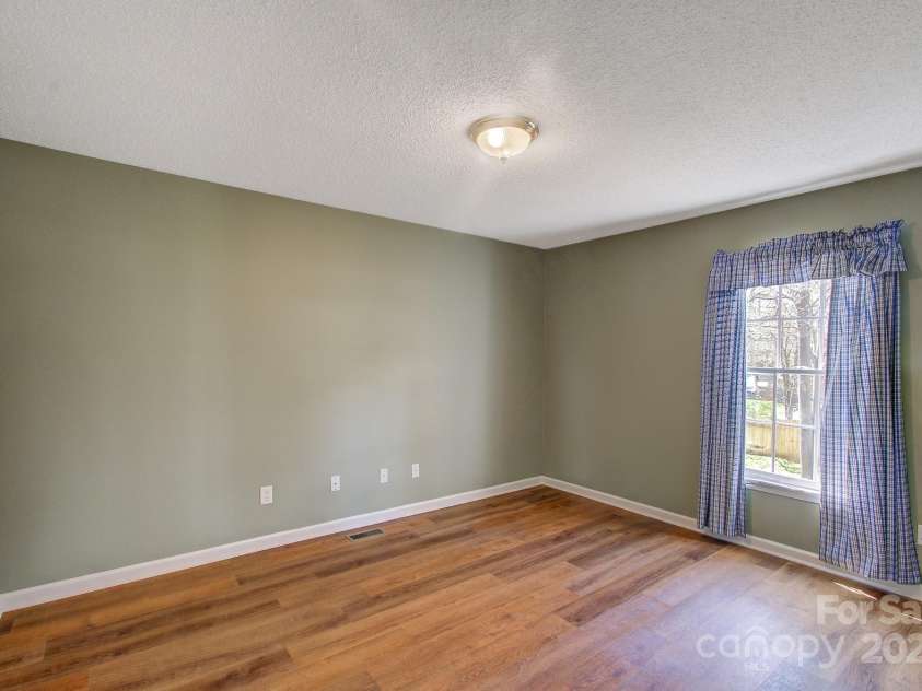 504 Windsor Forest Court, Fletcher, NC 28732.  MLS# CAR4245026, YatesRealty ID 9735. 
