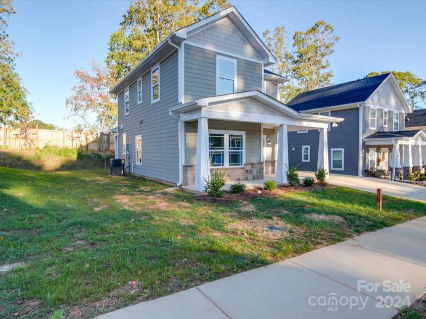 558 Geneva Circle, Gastonia, NC 28056.  MLS# CAR4186850, YatesRealty ID 9735. 