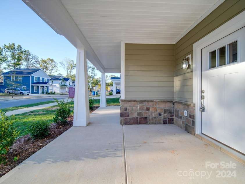 558 Geneva Circle, Gastonia, NC 28056.  MLS# CAR4186850, YatesRealty ID 9735. 