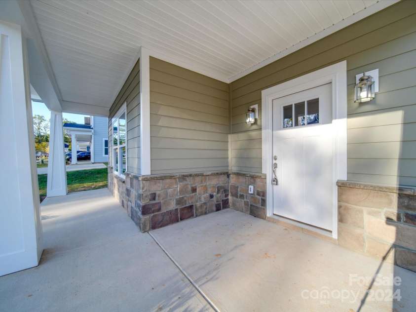558 Geneva Circle, Gastonia, NC 28056.  MLS# CAR4186850, YatesRealty ID 9735. 
