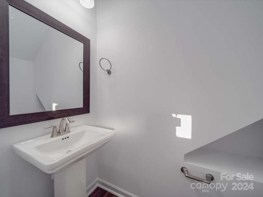 558 Geneva Circle, Gastonia, NC 28056.  MLS# CAR4186850, YatesRealty ID 9735. 