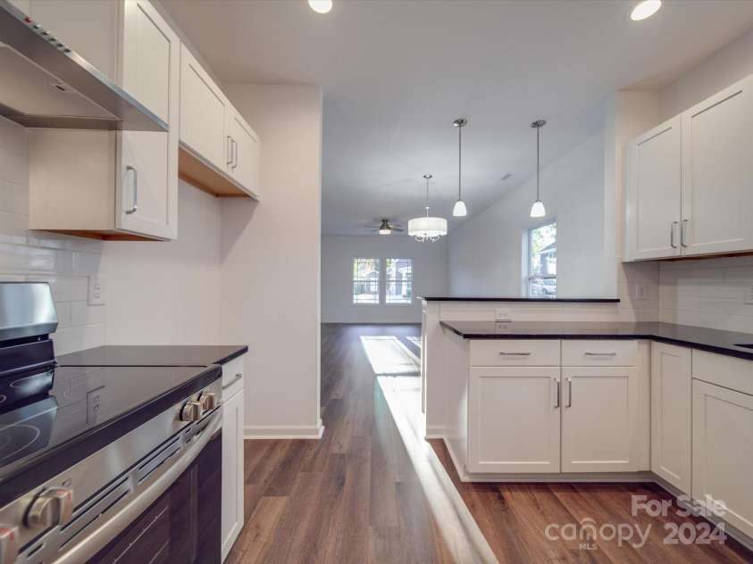 558 Geneva Circle, Gastonia, NC 28056.  MLS# CAR4186850, YatesRealty ID 9735. 