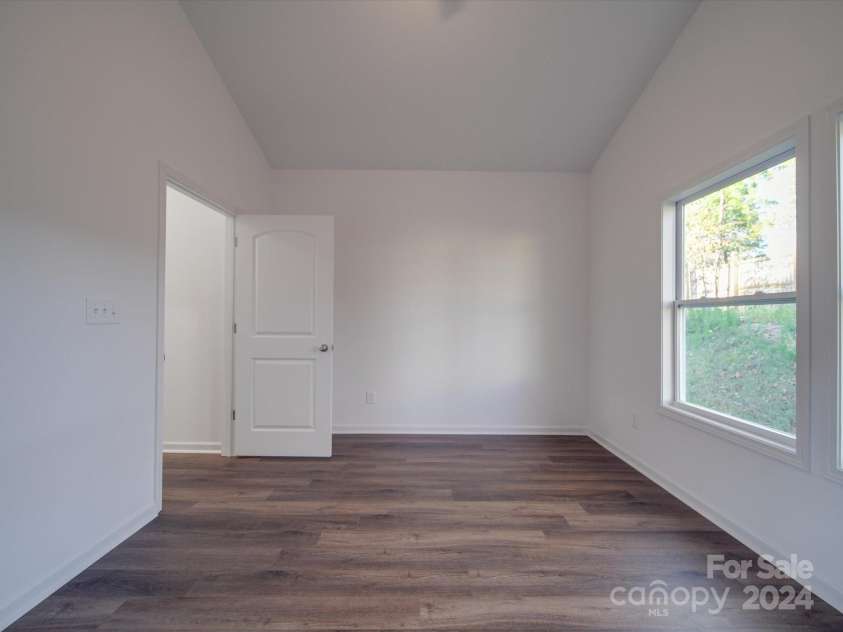 558 Geneva Circle, Gastonia, NC 28056.  MLS# CAR4186850, YatesRealty ID 9735. 