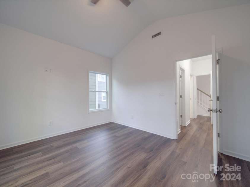 558 Geneva Circle, Gastonia, NC 28056.  MLS# CAR4186850, YatesRealty ID 9735. 