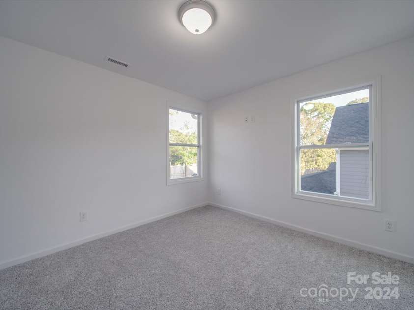 558 Geneva Circle, Gastonia, NC 28056.  MLS# CAR4186850, YatesRealty ID 9735. 