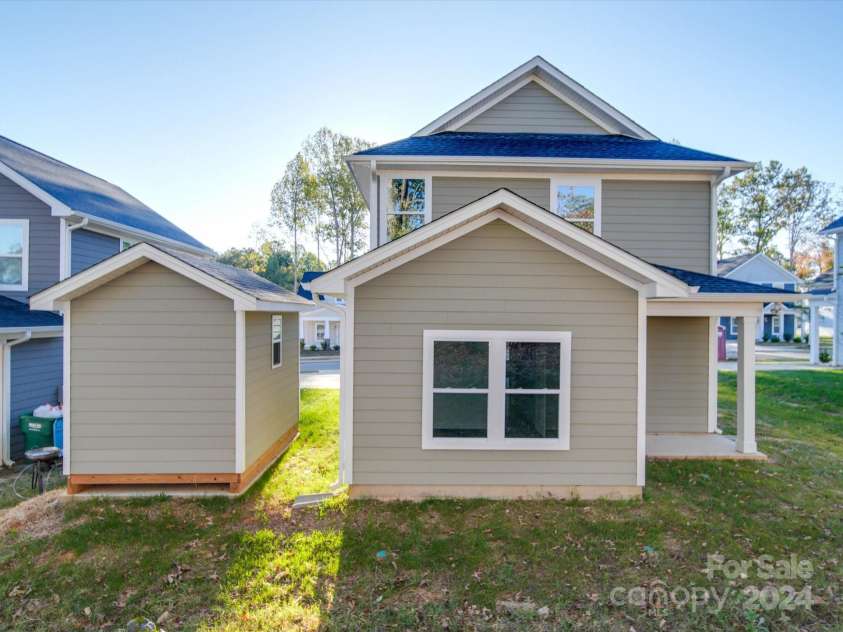 558 Geneva Circle, Gastonia, NC 28056.  MLS# CAR4186850, YatesRealty ID 9735. 