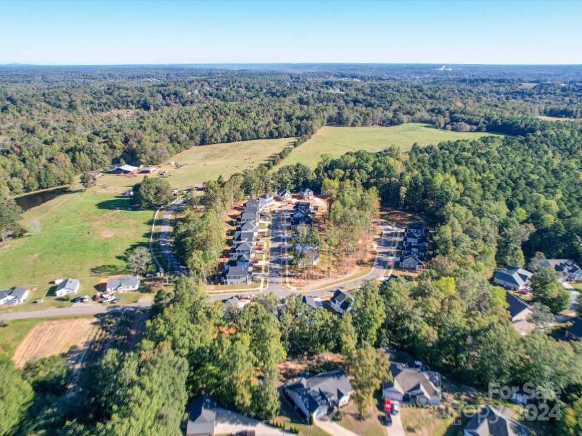558 Geneva Circle, Gastonia, NC 28056.  MLS# CAR4186850, YatesRealty ID 9735. 