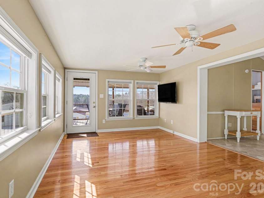 122 Maple Street, New London, NC 28127.  MLS# CAR4281600, YatesRealty ID 9737. 