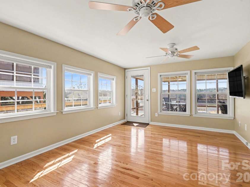 122 Maple Street, New London, NC 28127.  MLS# CAR4281600, YatesRealty ID 9737. 