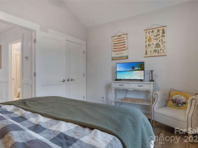 211 Killian Road, Stanley, NC 28164.  MLS# CAR4316871, YatesRealty ID 9737. 