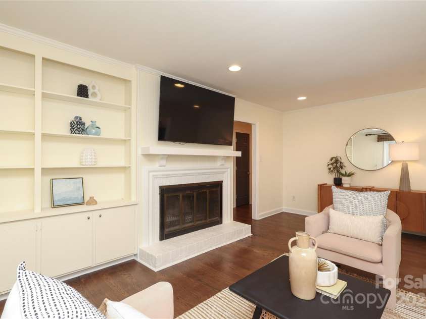 6036 Sharon Acres Road, Charlotte, NC 28210.  MLS# CAR4243092, YatesRealty ID 9738. 