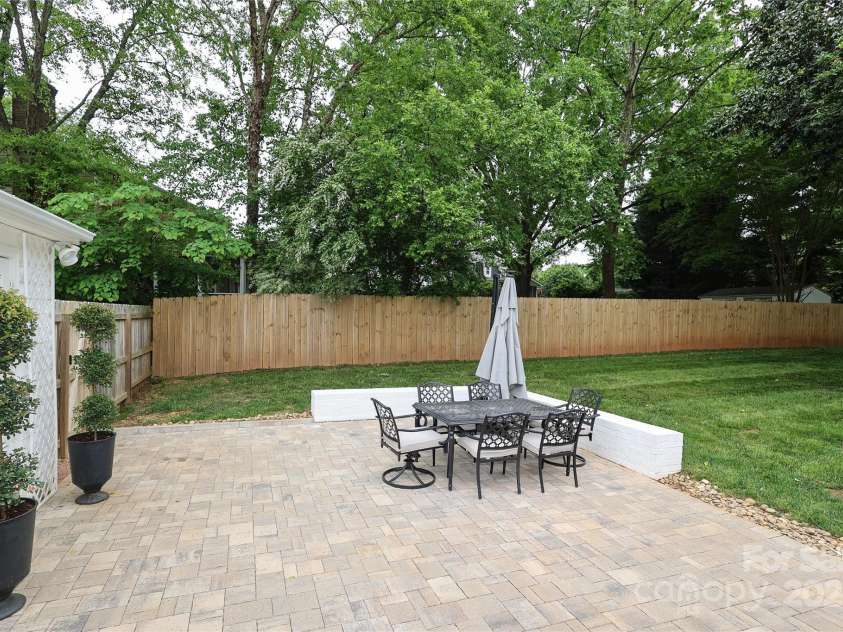 6036 Sharon Acres Road, Charlotte, NC 28210.  MLS# CAR4243092, YatesRealty ID 9738. 