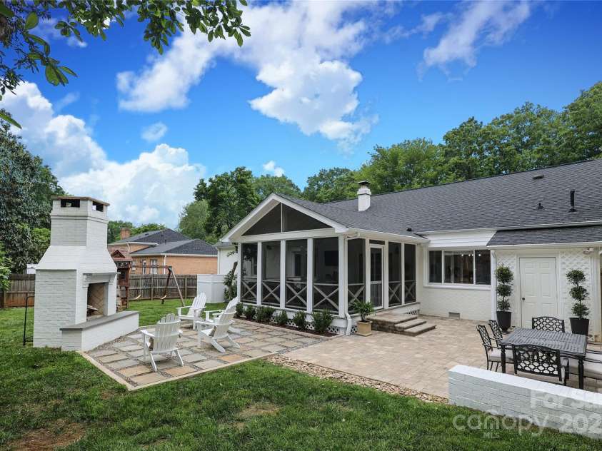 6036 Sharon Acres Road, Charlotte, NC 28210.  MLS# CAR4243092, YatesRealty ID 9738. 