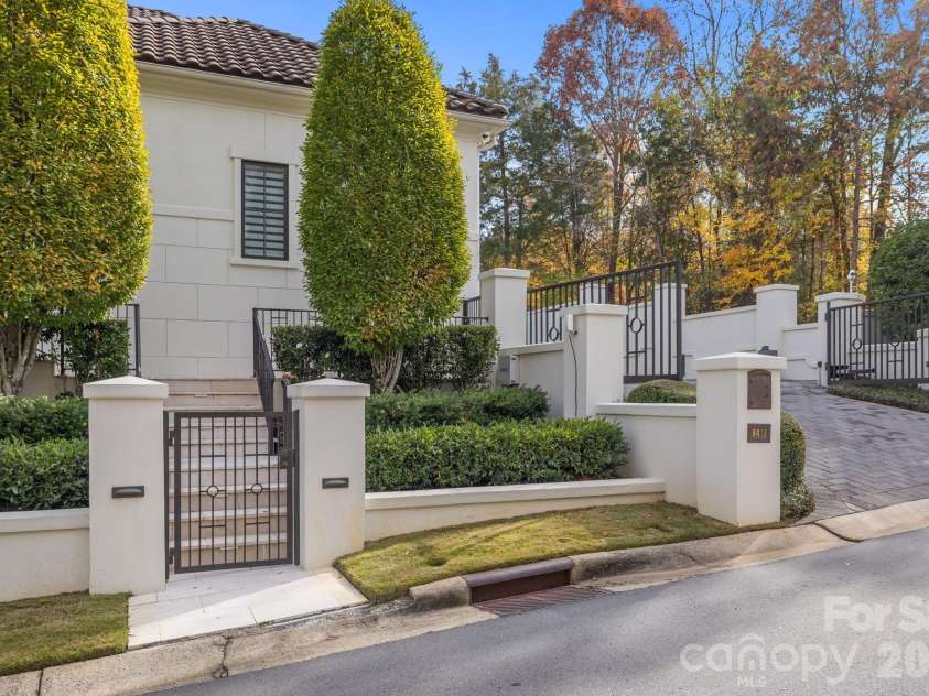 8417 Double Eagle Gate Way, Charlotte, NC 28210.  MLS# CAR4366283, YatesRealty ID 9738. 