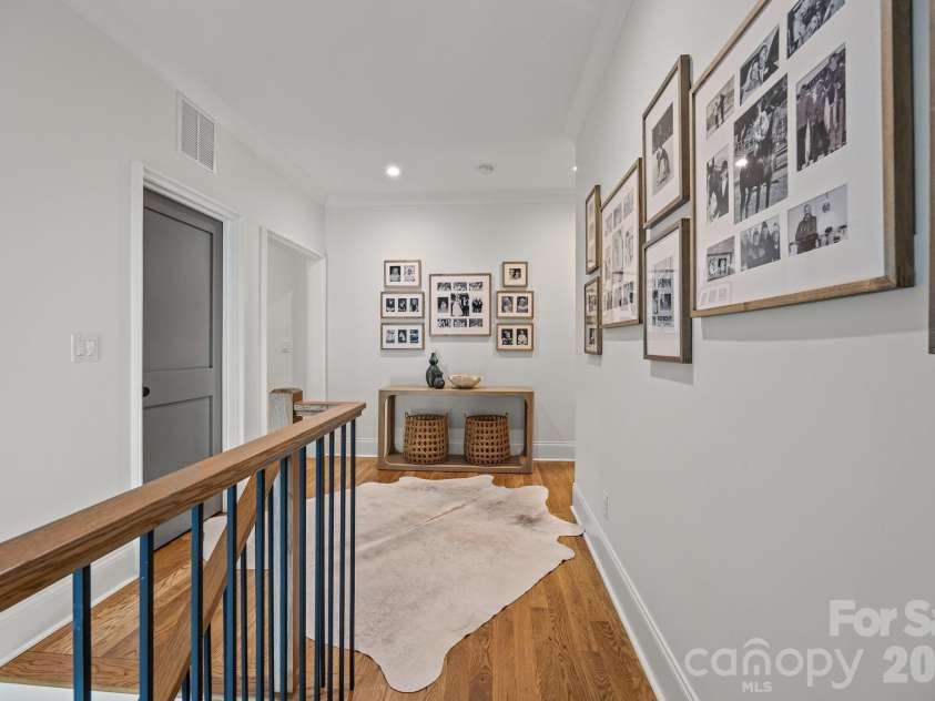 372 Hillside Avenue, Charlotte, NC 28209.  MLS# CAR4365456, YatesRealty ID 9739. 