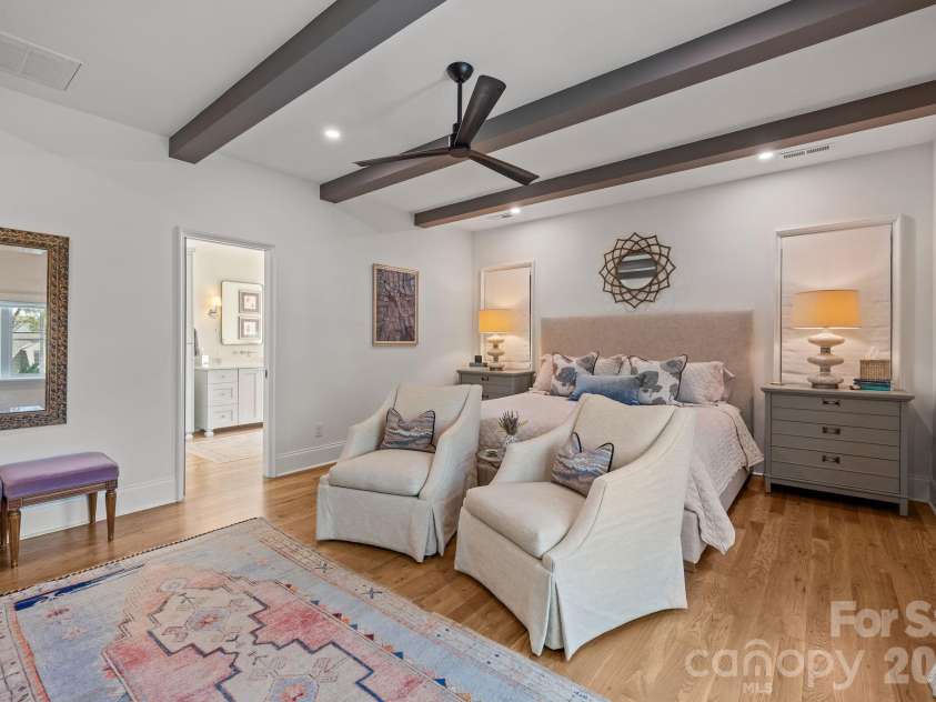 372 Hillside Avenue, Charlotte, NC 28209.  MLS# CAR4365456, YatesRealty ID 9739. 