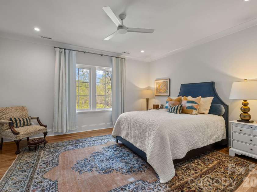 372 Hillside Avenue, Charlotte, NC 28209.  MLS# CAR4365456, YatesRealty ID 9739. 