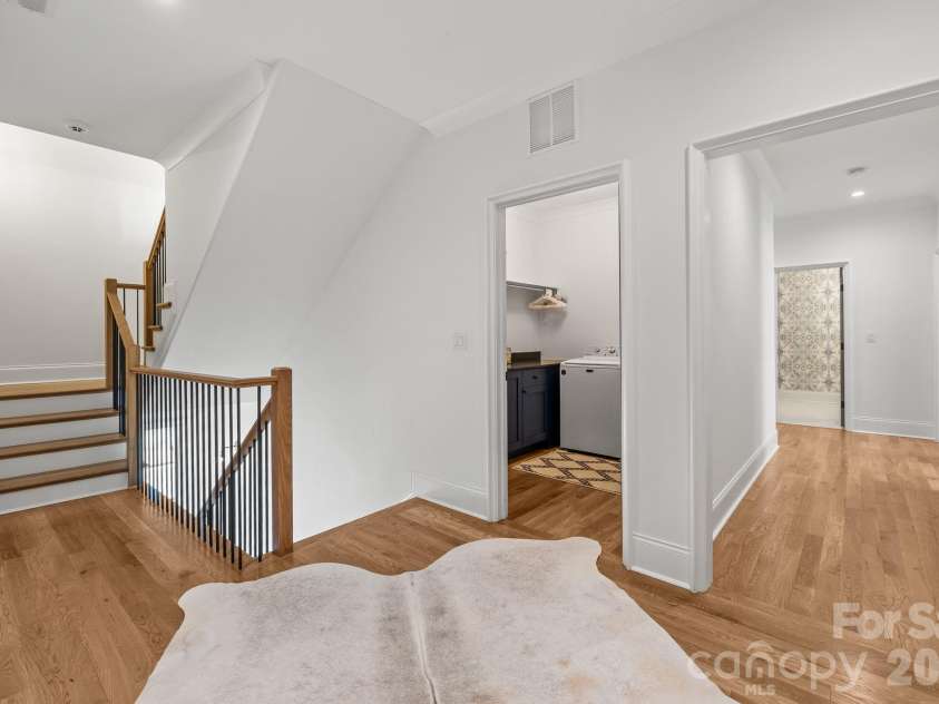 372 Hillside Avenue, Charlotte, NC 28209.  MLS# CAR4365456, YatesRealty ID 9739. 