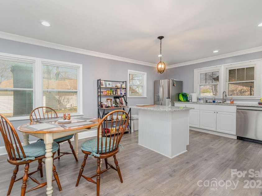 106 16th Street, Kannapolis, NC 28081.  MLS# CAR4223843, YatesRealty ID 974. Dinning are