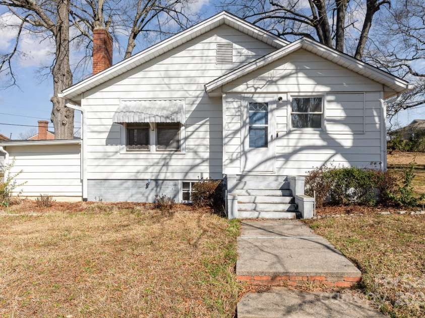 106 16th Street, Kannapolis, NC 28081.  MLS# CAR4223843, YatesRealty ID 974. Front of Home