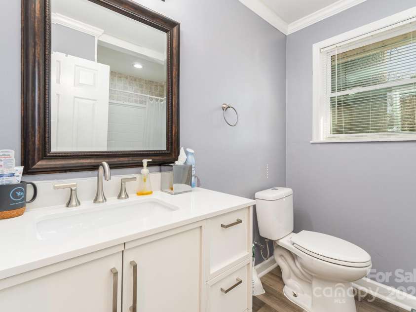 106 16th Street, Kannapolis, NC 28081.  MLS# CAR4223843, YatesRealty ID 974. Full Bathroom
