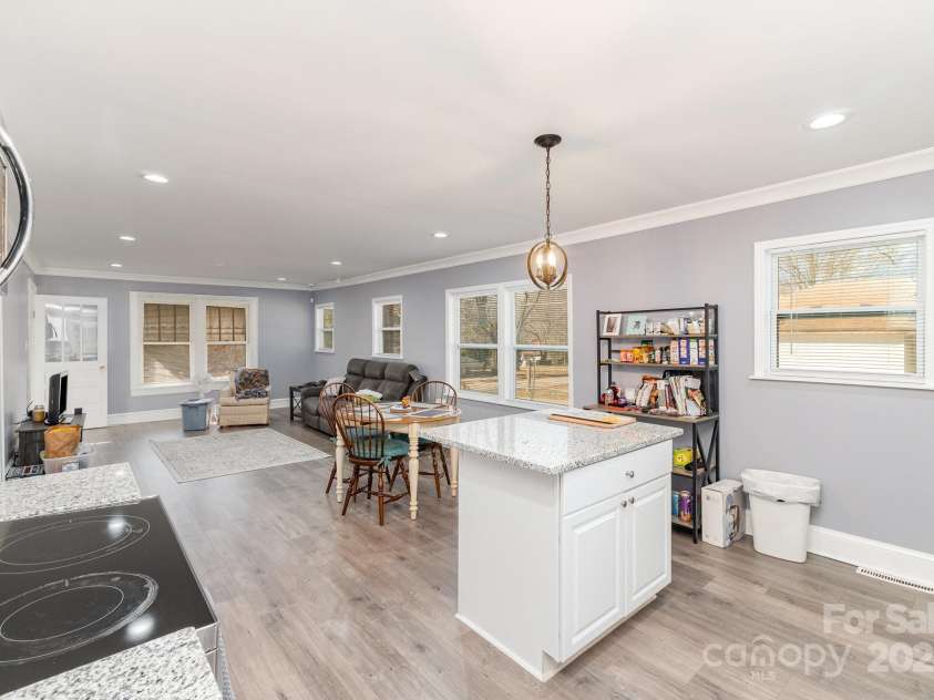 106 16th Street, Kannapolis, NC 28081.  MLS# CAR4223843, YatesRealty ID 974. Kitchen