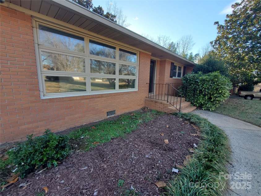 1303 Hunt Street, Shelby, NC 28152.  MLS# CAR4332225, YatesRealty ID 974. 