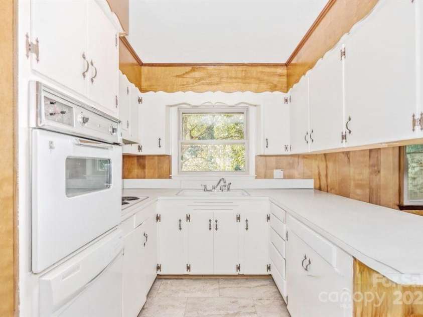 1303 Hunt Street, Shelby, NC 28152.  MLS# CAR4332225, YatesRealty ID 974. 