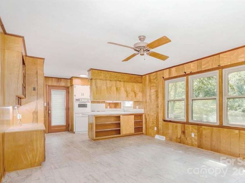 1303 Hunt Street, Shelby, NC 28152.  MLS# CAR4332225, YatesRealty ID 974. 