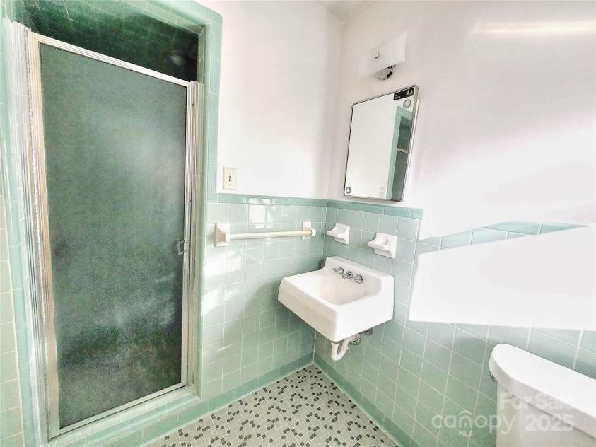 1303 Hunt Street, Shelby, NC 28152.  MLS# CAR4332225, YatesRealty ID 974. 