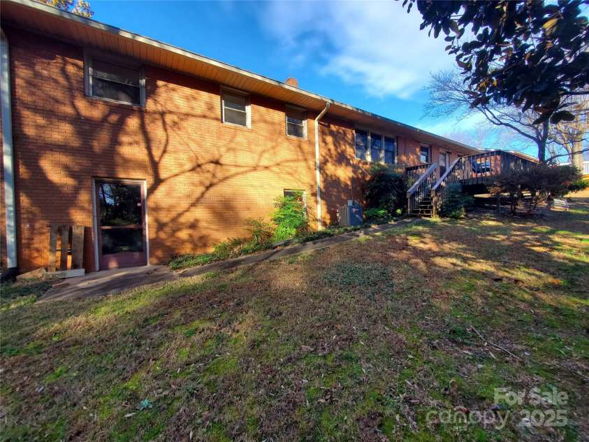 1303 Hunt Street, Shelby, NC 28152.  MLS# CAR4332225, YatesRealty ID 974. 