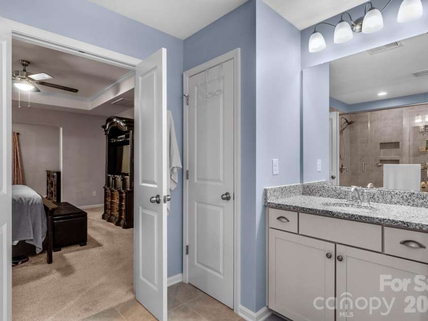 236 Robinwood Lane, Lake Wylie, SC 29710.  MLS# CAR4276831, YatesRealty ID 9740. 