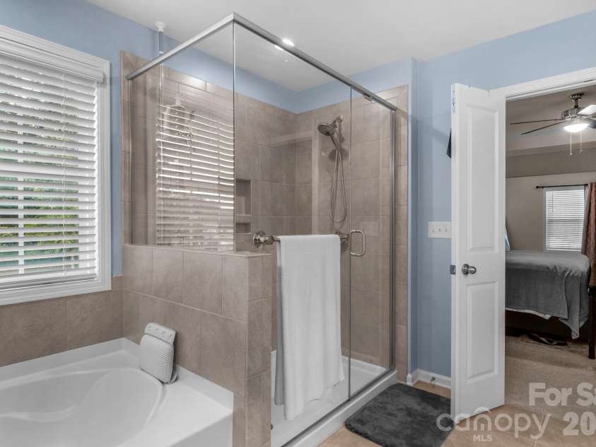 236 Robinwood Lane, Lake Wylie, SC 29710.  MLS# CAR4276831, YatesRealty ID 9740. 