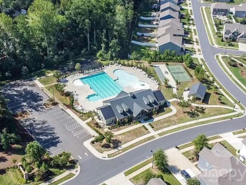 236 Robinwood Lane, Lake Wylie, SC 29710.  MLS# CAR4276831, YatesRealty ID 9740. Pool
