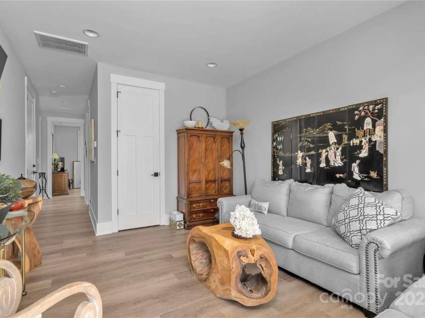 129 Ryleigh Dan Place, Mooresville, NC 28115.  MLS# CAR4222614, YatesRealty ID 9741. Apartment: Great Room
