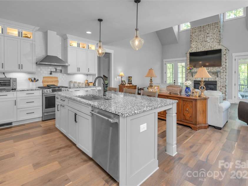 129 Ryleigh Dan Place, Mooresville, NC 28115.  MLS# CAR4222614, YatesRealty ID 9741. Kitchen