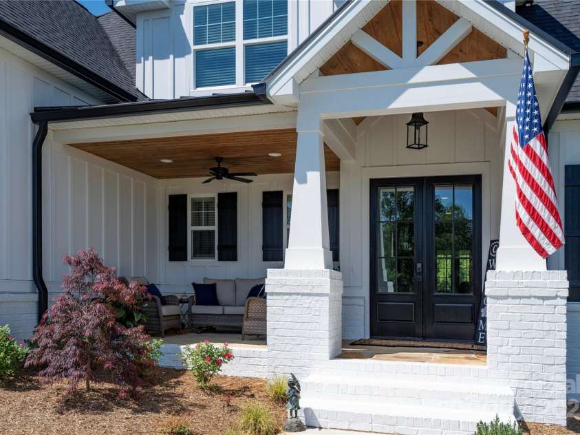 129 Ryleigh Dan Place, Mooresville, NC 28115.  MLS# CAR4222614, YatesRealty ID 9741. Main House