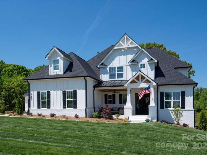 129 Ryleigh Dan Place, Mooresville, NC 28115.  MLS# CAR4222614, YatesRealty ID 9741. Welcome Home to 129 Ryleigh Dan Pl