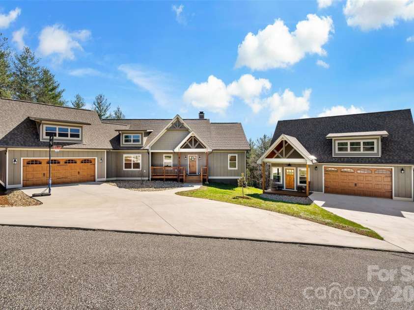 207 Lake Crest Drive, Nebo, NC 28761.  MLS# CAR4365353, YatesRealty ID 9741. 