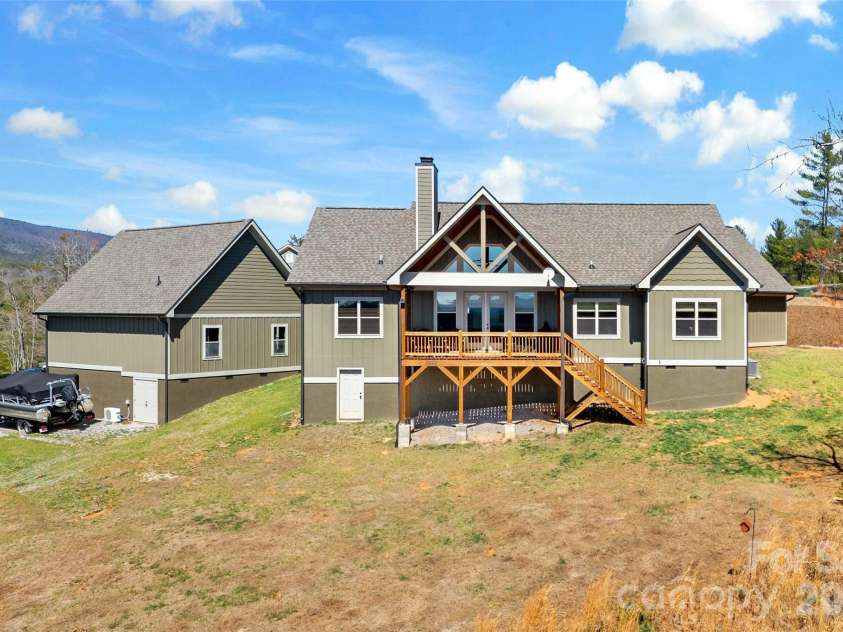 207 Lake Crest Drive, Nebo, NC 28761.  MLS# CAR4365353, YatesRealty ID 9741. 