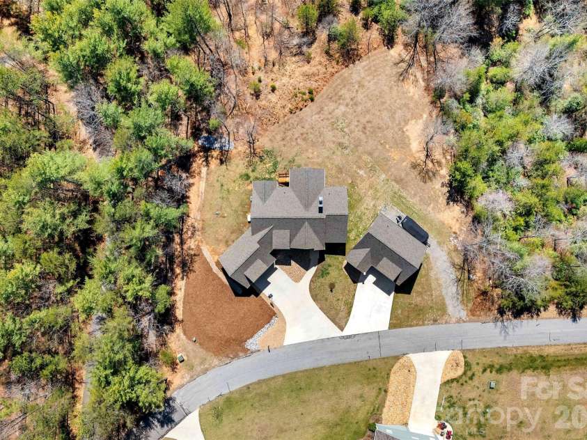 207 Lake Crest Drive, Nebo, NC 28761.  MLS# CAR4365353, YatesRealty ID 9741. 