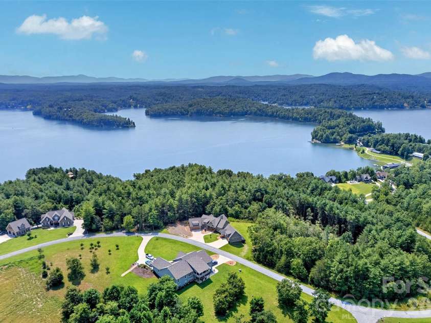 207 Lake Crest Drive, Nebo, NC 28761.  MLS# CAR4365353, YatesRealty ID 9741. 