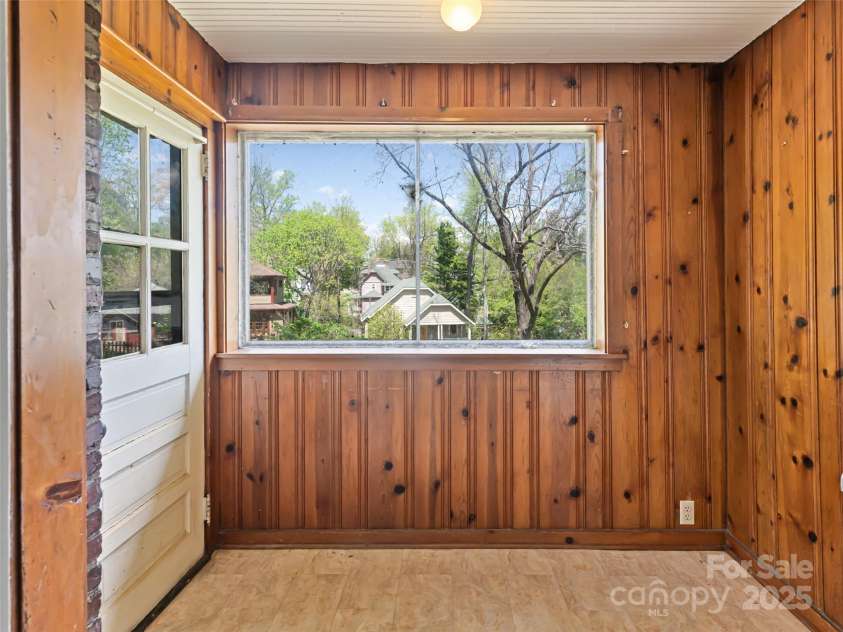 187 & 189 Pearson Drive, Asheville, NC 28801.  MLS# CAR4246914, YatesRealty ID 9743. 189 - Door to deck