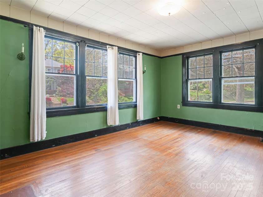 187 & 189 Pearson Drive, Asheville, NC 28801.  MLS# CAR4246914, YatesRealty ID 9743. Bedroom 2 - 189