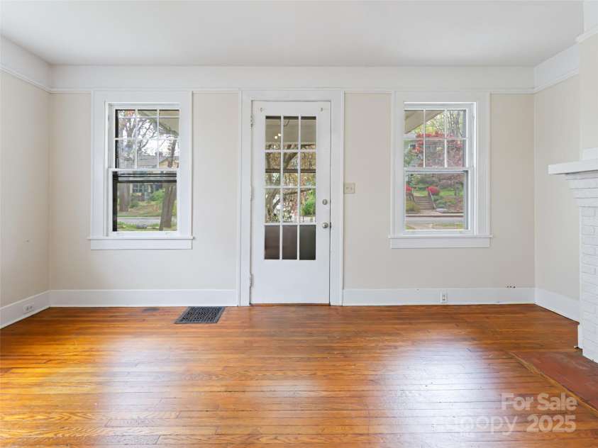 187 & 189 Pearson Drive, Asheville, NC 28801.  MLS# CAR4246914, YatesRealty ID 9743. Large rooms with wood flooring throughout - 187