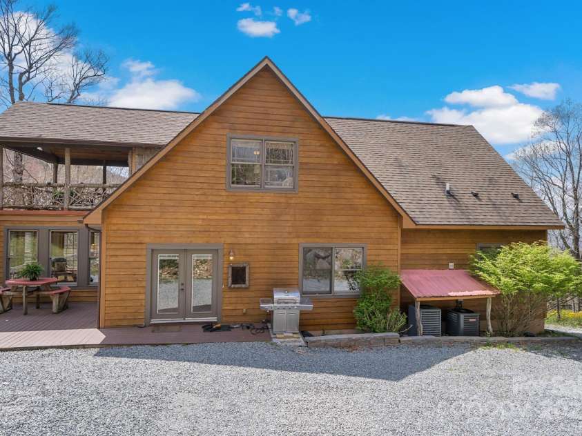 140 Spruce Hollow Road, Beech Mountain, NC 28604.  MLS# CAR4263469, YatesRealty ID 9744. Level Entry From Rear