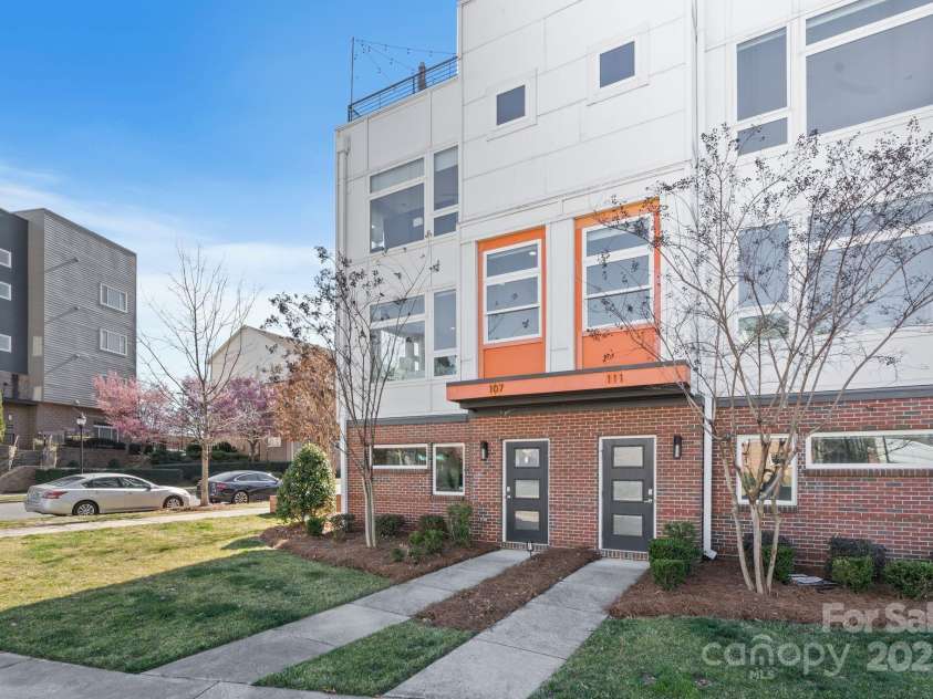 107 Poindexter Drive, Charlotte, NC 28203.  MLS# CAR4226700, YatesRealty ID 9746. 